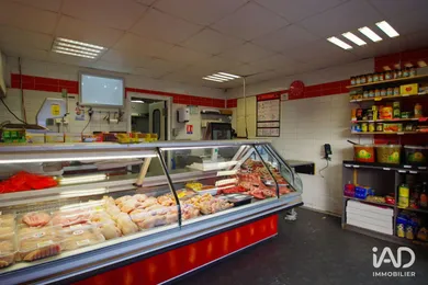 Commercial at MÉRU (60110)