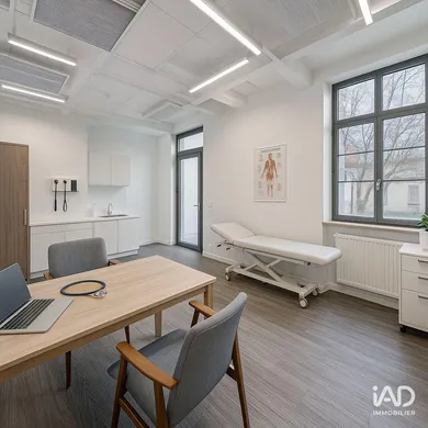 Commercial at BRIE-COMTE-ROBERT (77170)