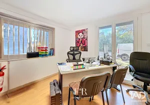 Bureaux à PERNES-LES-FONTAINES (84210)