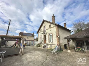 Maison à SAINT-PIERRE-LÈS-NEMOURS (77140)