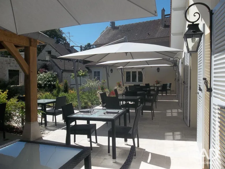 Restaurant à CHANTILLY (60500) · 330 m² · 970 000 €
