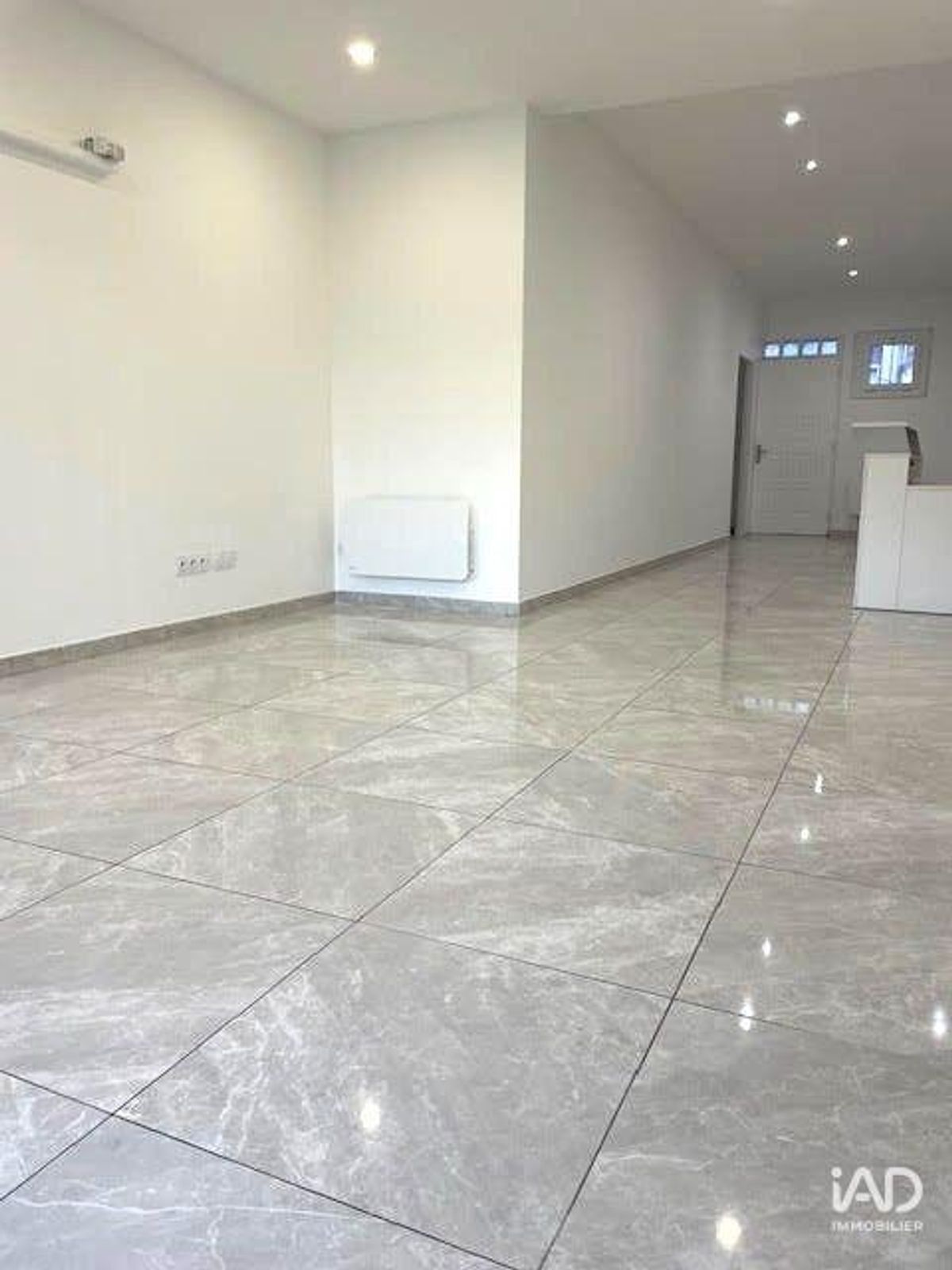 Boutique/Local commercial de 43 m² à CHOISY-LE-ROI (94600)