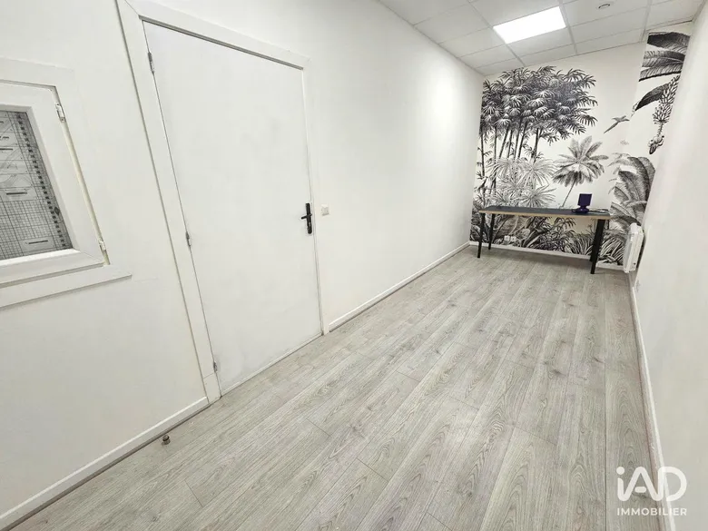 Local commercial 15 m² · à Bailly-Romainvilliers · 15 m² · 470 €/mois