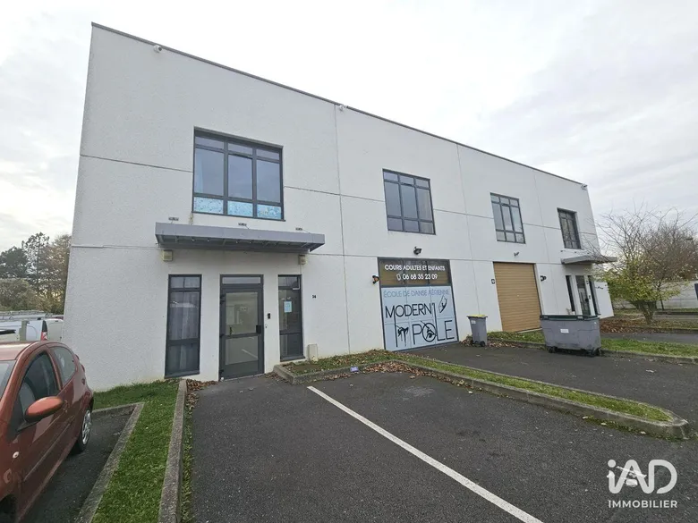 Local commercial 15 m² · à Bailly-Romainvilliers · 15 m² · 470 €/mois