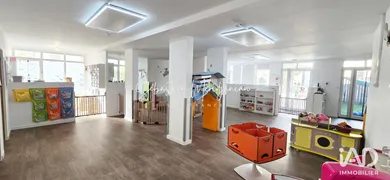 Commercial walls at SOLLIÈS-PONT (83210)