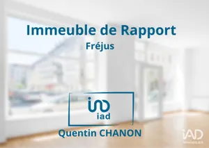 Commercial walls at FRÉJUS (83600)