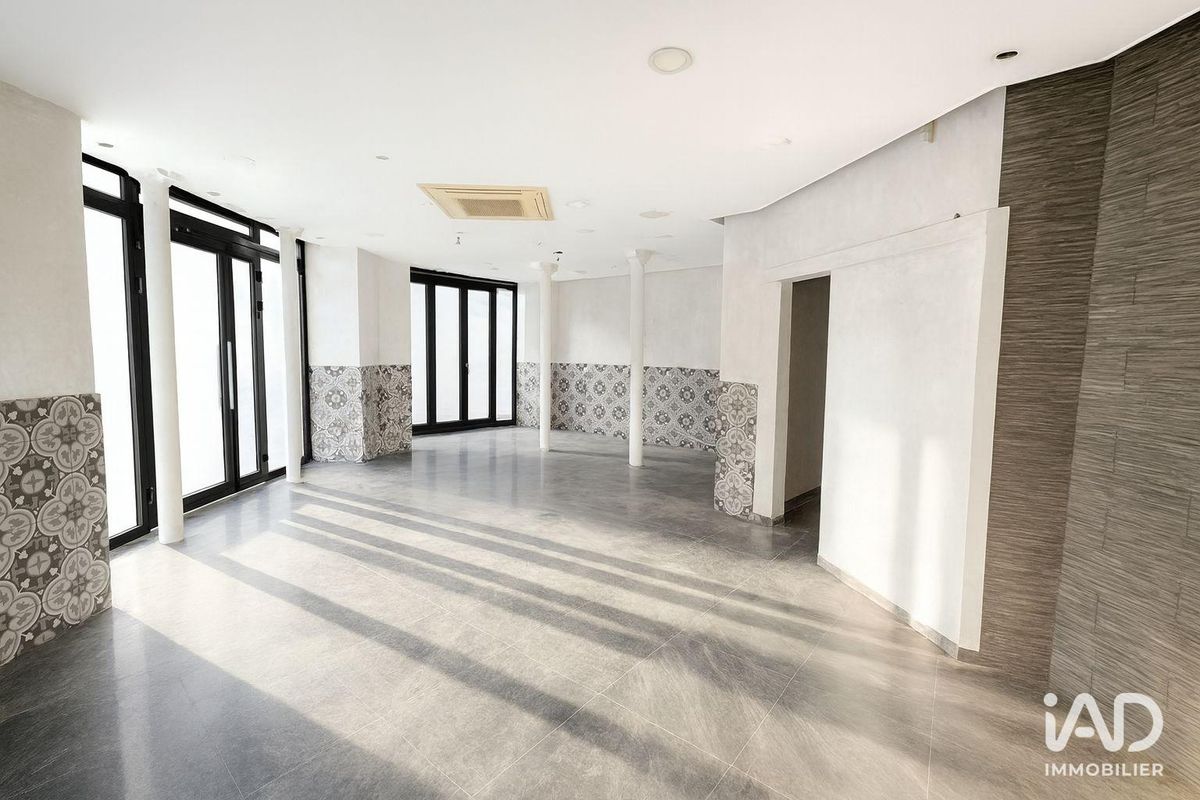 Boutique/Local commercial de 135 m² à PARIS (75012)