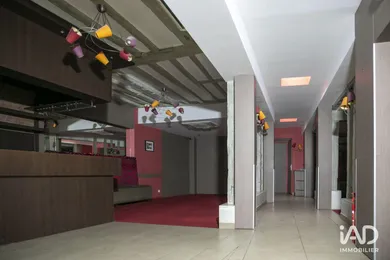 Commercial walls at CHÂLONS-EN-CHAMPAGNE (51000)