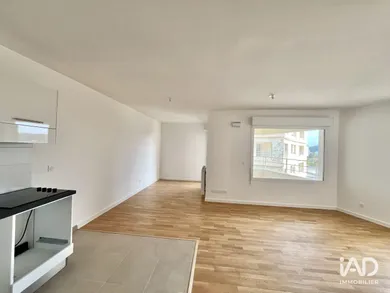 Appartement à BORDEAUX (33100)
