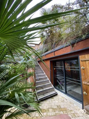 Commercial walls at BOURG-ET-COMIN (02160)