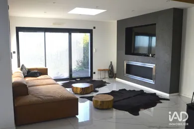 Maison à LA CHAPELLE-SUR-ERDRE (44240)