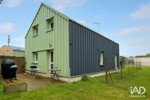 Commercial at LE HÉZO (56450)