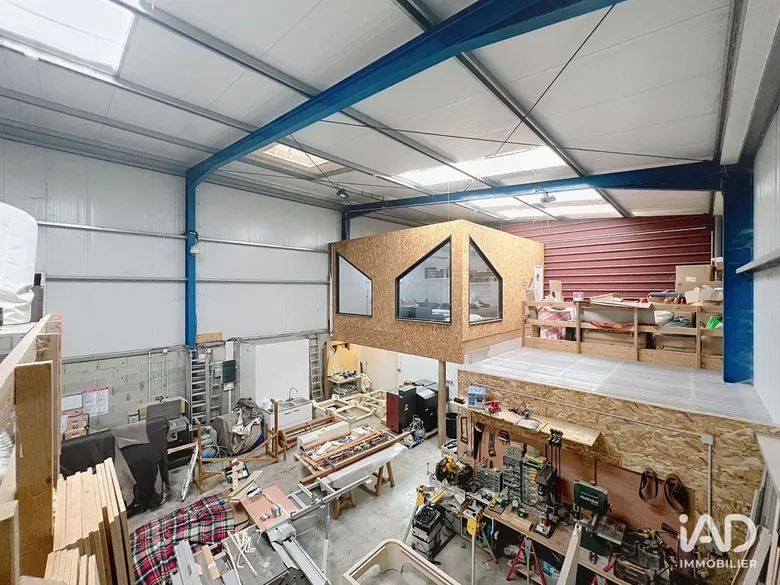 Local commercial 255 m² · à Brie-Comte-Robert · 255 m² · 2 190 €/mois