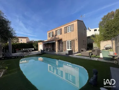 House in LE BEAUSSET (83330)