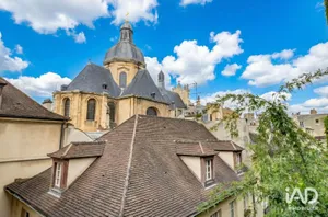 Building at PARIS (75004)