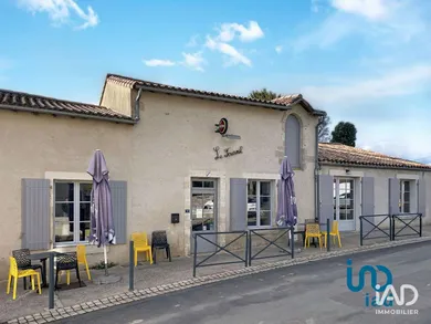 Bar-brasserie at SAINT-MAIXENT-DE-BEUGNÉ (79160)