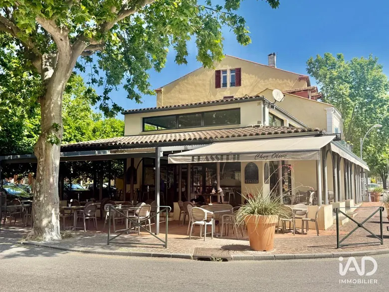 Brasserie à LE CANNET-DES-MAURES (83340) · 150 m² · 650 000 €