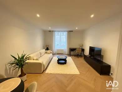 Appartement à VERSAILLES (78000)