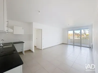 Apartment at MARSEILLE (13009)