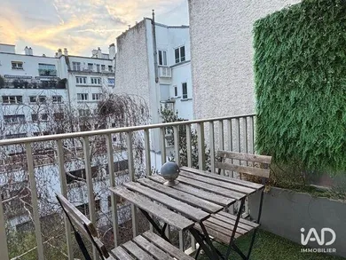 Appartement à PARIS (75015)