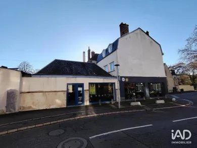 Commercial walls at CHARTRES (28000)