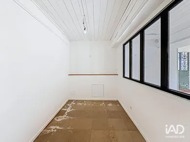 Commercial walls in SAIN-BEL (69210)