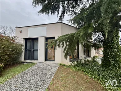 Office at CHAMPAGNE-AU-MONT-D'OR (69410)