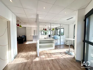 Office in CHAMPAGNE-AU-MONT-D'OR (69410)