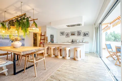 Appartement à SAINT-TROPEZ (83990)