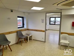 Commercial walls at LAUNAGUET (31140)