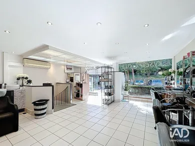 Commercial in LA CELLE-SAINT-CLOUD (78170)