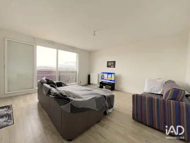 Apartment in VIGNEUX-SUR-SEINE (91270)