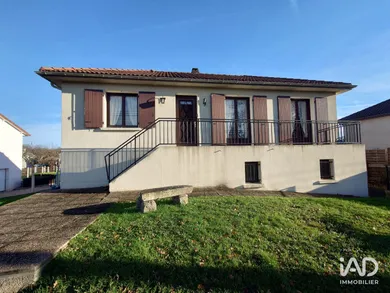 Maison à PEYRAT-DE-BELLAC (87300)
