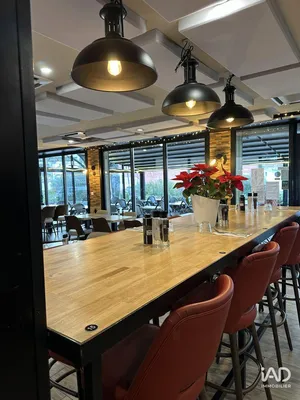 Bar-brasserie à MAUBEC (84660)