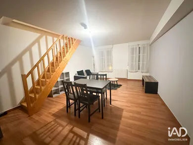 Appartement à NEUILLY-SAINT-FRONT (02470)
