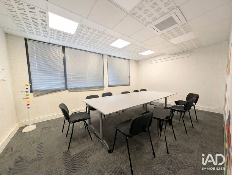 Local commercial 137 m² · à Horbourg-Wihr · 137 m² · 1 950 €/mois