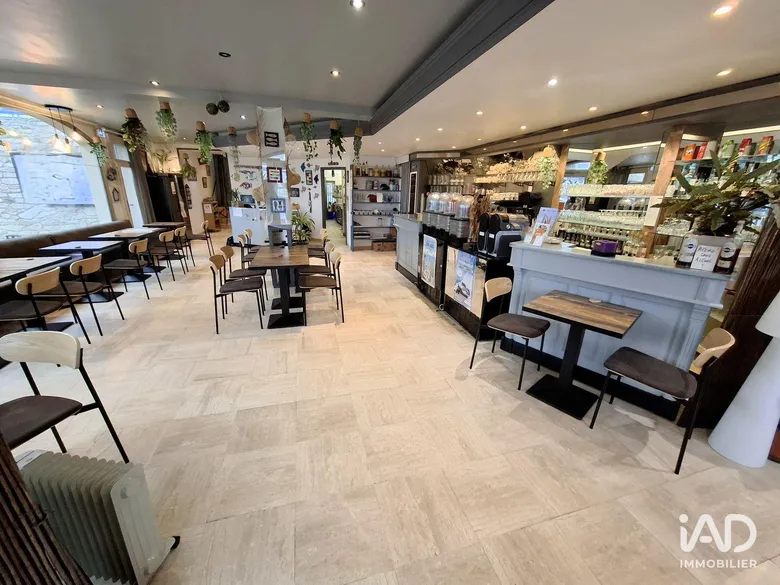 Restaurant à SAINT-VAAST-LA-HOUGUE (50550) · 150 m² · 300 000 €