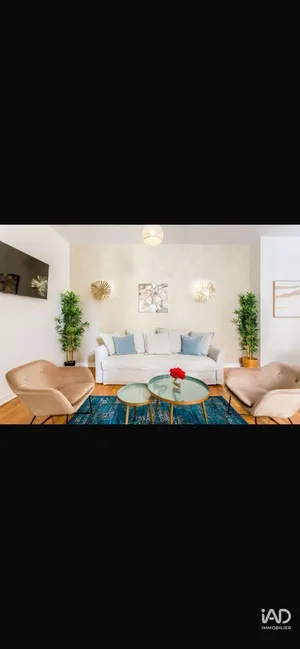 Commercial walls in PARIS (75008)