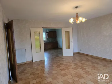 House in LUSSAC-LES-CHÂTEAUX (86320)