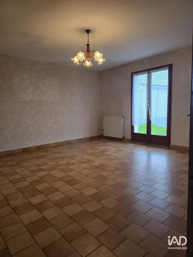 House in LUSSAC-LES-CHÂTEAUX (86320)