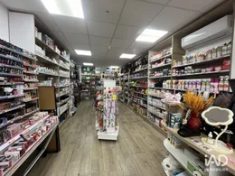 Commercial in VAIRES-SUR-MARNE (77360)