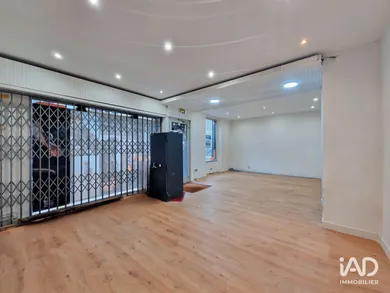 Boutique/Local commercial à CRÉCY-LA-CHAPELLE (77580)