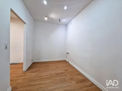 Boutique/Local commercial à CRÉCY-LA-CHAPELLE (77580)