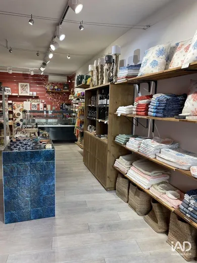 Lease-hold in L'ISLE-SUR-LA-SORGUE (84800)