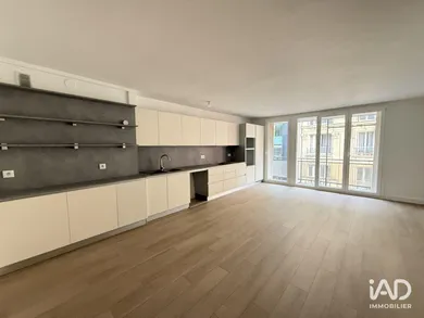 Appartement à PARIS (75015)