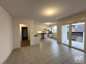 Apartment in BORDEAUX (33300)