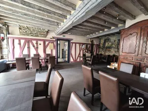 Commercial walls in CHÂTEAUGIRON (35410)