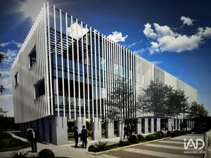 Commercial walls in MURET (31600)