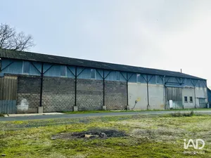 Commercial walls in BEAUCOUZÉ (49070)