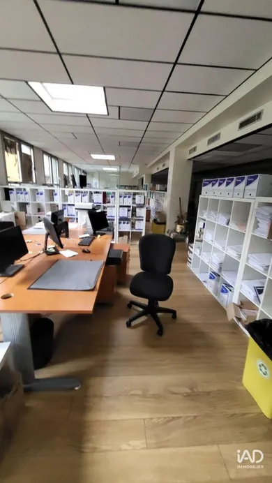 Business asset in MONTREUIL (93100)